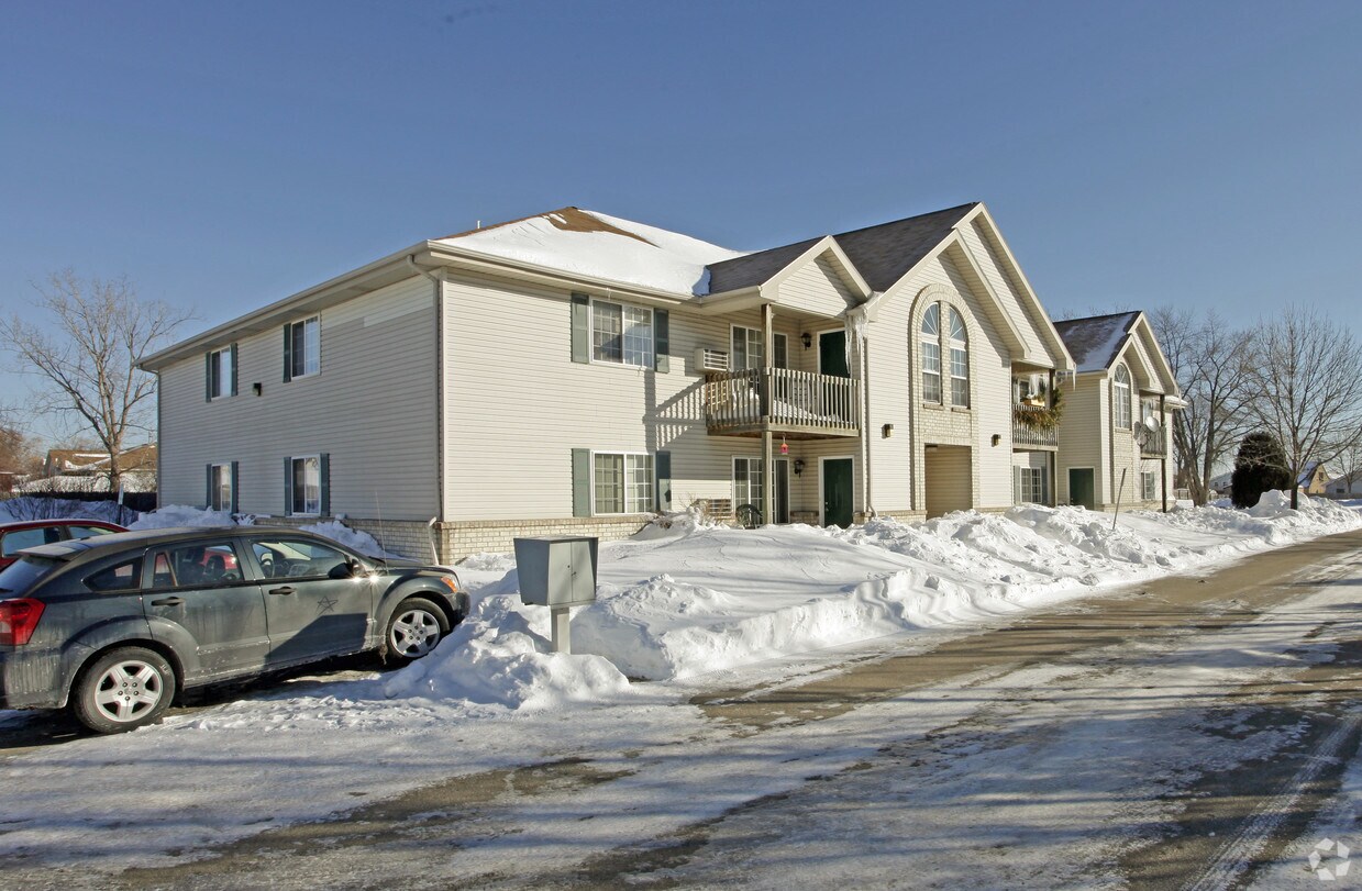 5324 64th Ave, Kenosha, WI 53144 Apartments in Kenosha, WI