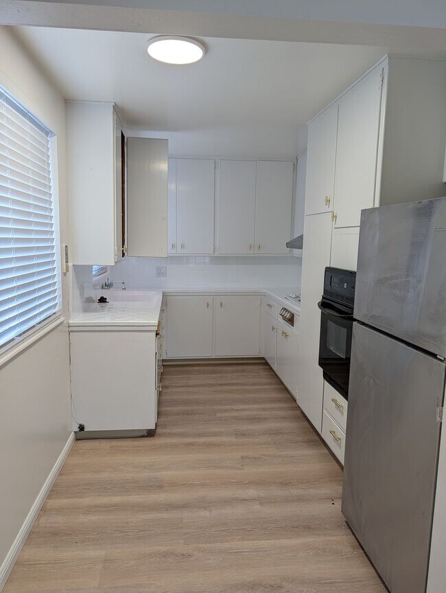 Foto del edificio - 4515-4515 Penniman Ave