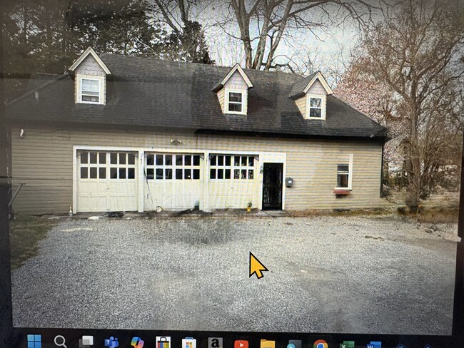 Driveway View - 207 Holly St