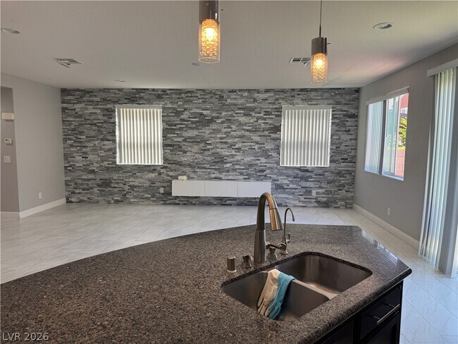 Foto del edificio - 5027 Breaking Dawn Ct