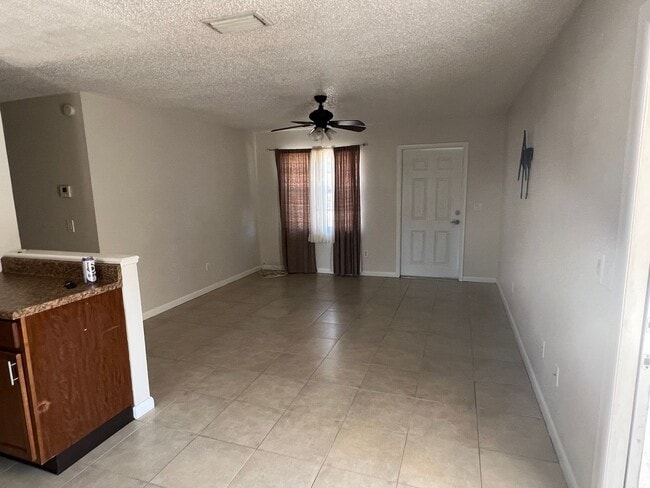 Building Photo - 3/2 carport in Port Charlotte