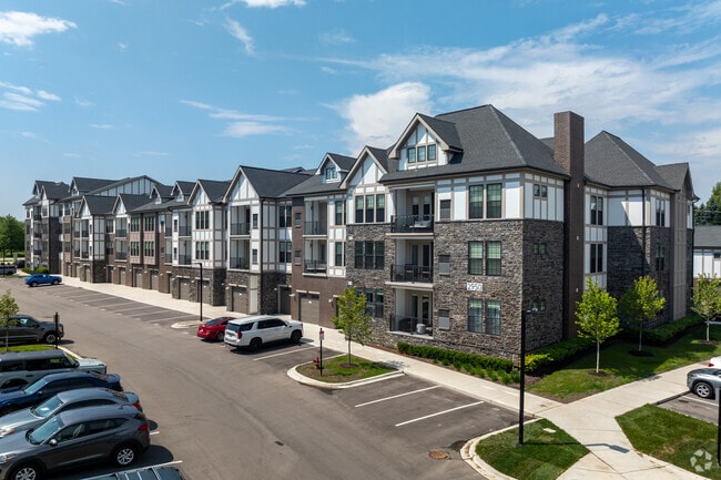 Building Photo - Legacy Rochester Hills