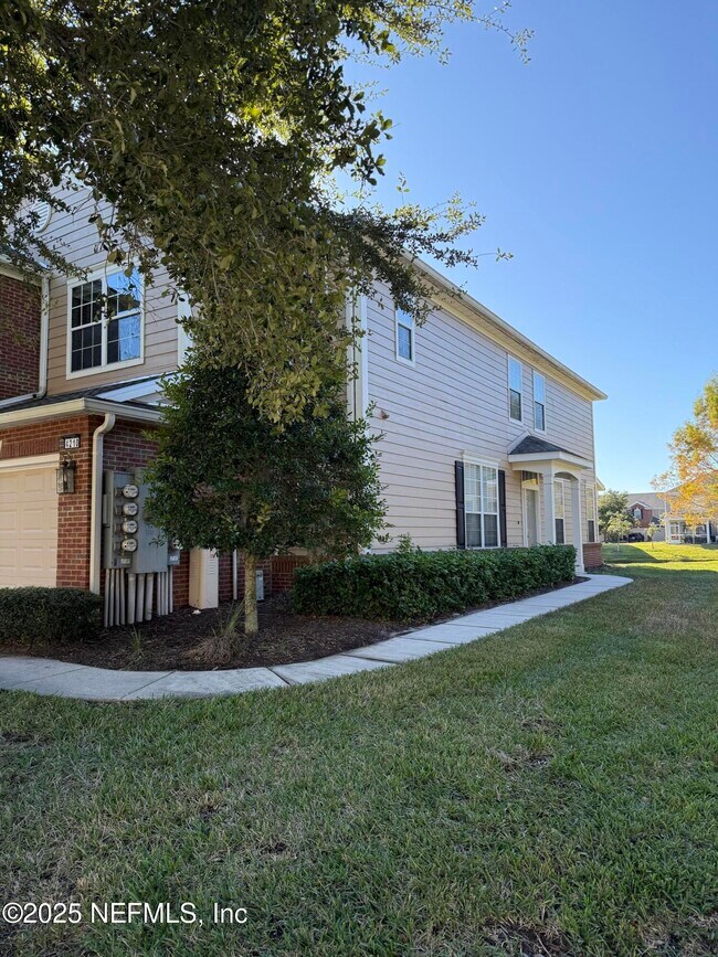 Foto del edificio - 4210 Highwood Dr