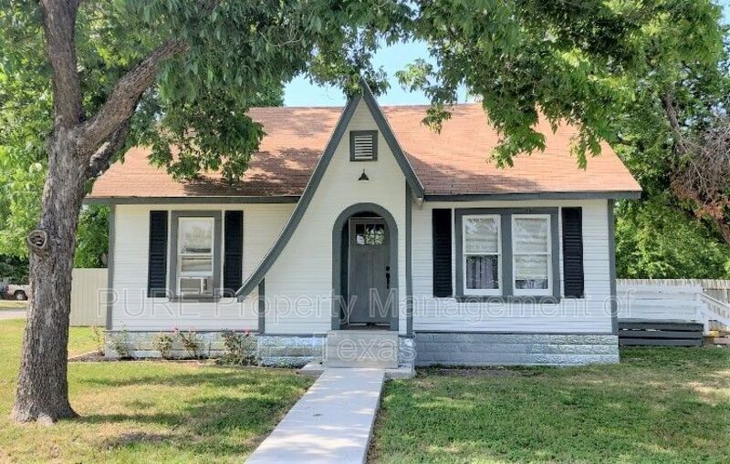 Primary Photo - 1620 W 3rd St