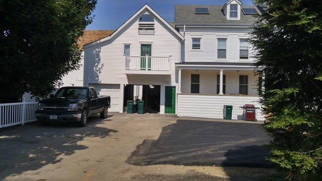 Building Photo - 38 Bacon St