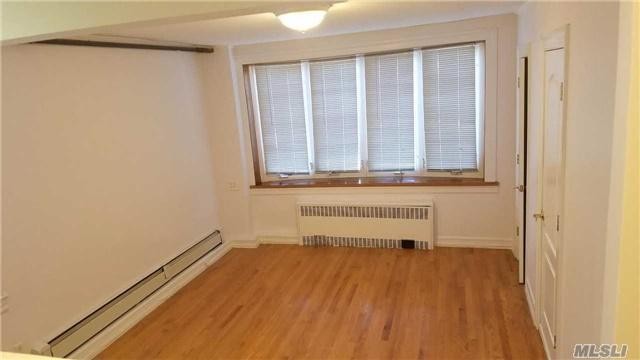 Foto del edificio - 6802 Clyde St