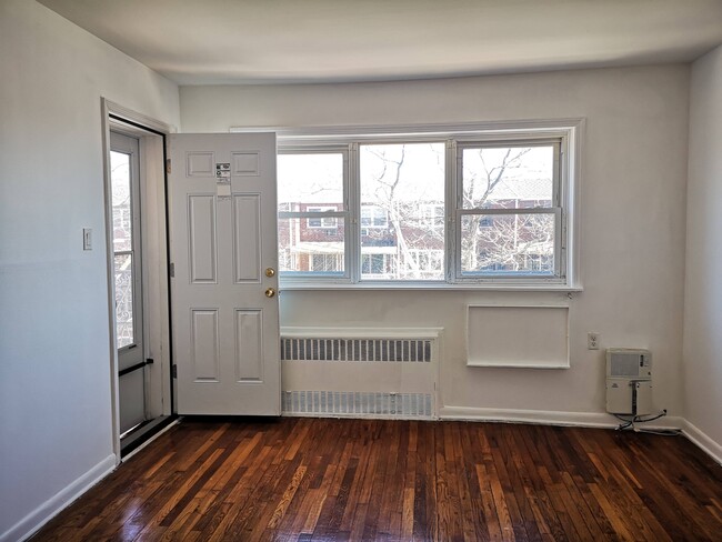 Building Photo - 2078 E 56th St