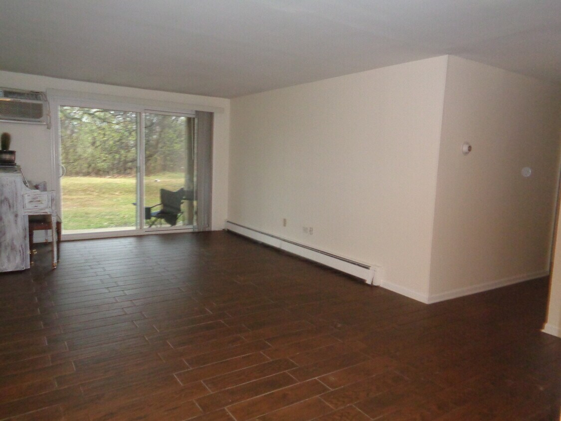 10205 86th Terrace Unit 109, Palos Hills, IL 60465 Condo for Rent in