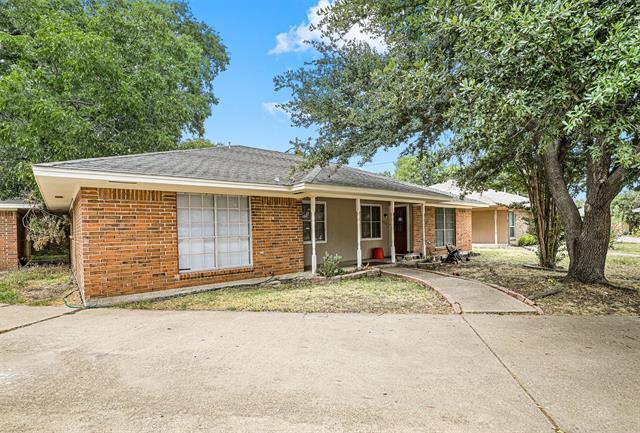 Building Photo - 2433 Lakeview Cir