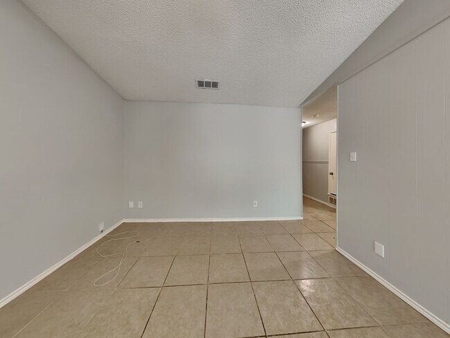 Foto del edificio - 6204 Kelly Elliott Rd