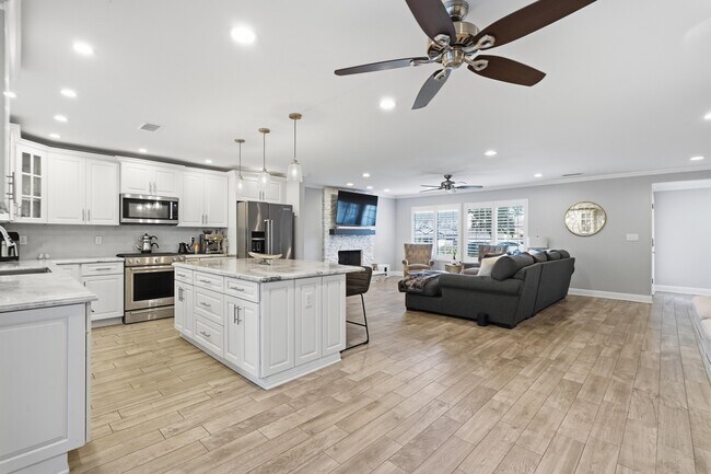 Foto del edificio - 19833 Blythe St