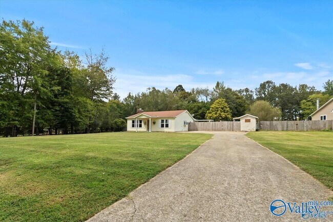 Foto del edificio - 8565 Curtis Rd