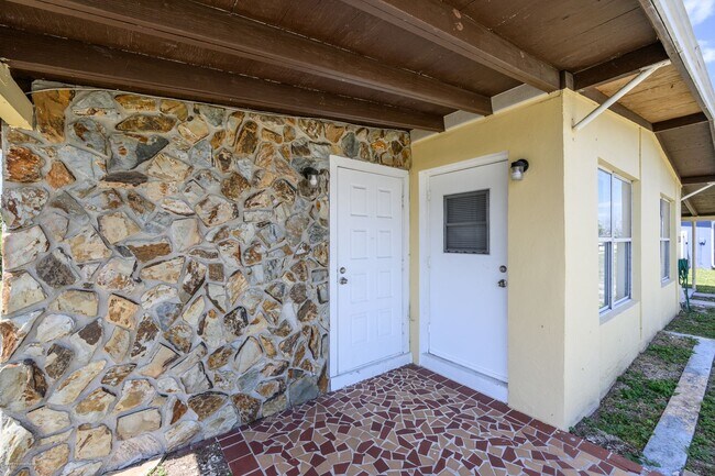 Foto del edificio - 510 Sharon Cir