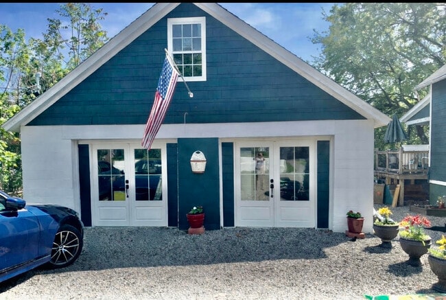 Foto del edificio - 16 Rock Hill Rd