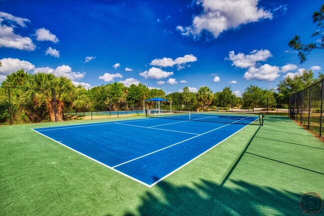 Foto del edificio - Furnished Single Family Home in the Sought...