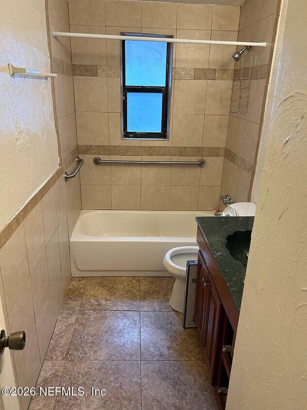 Foto del edificio - 1617 W 13th St