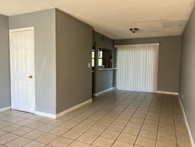 Foto del edificio - 3401 Ave R NW