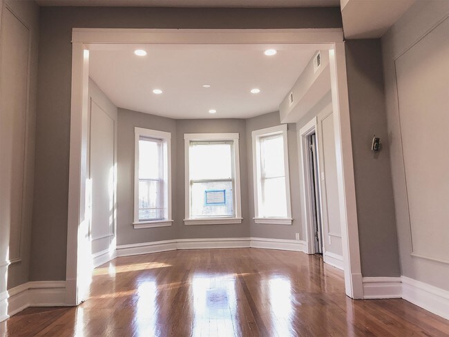 Foto del edificio - 2544 N Avers Ave