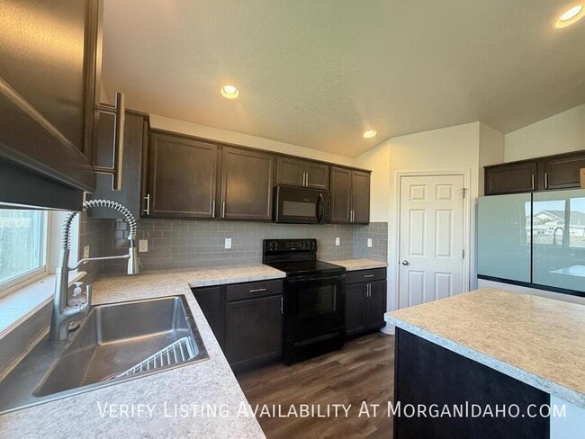 Building Photo - 7690 E Willard Dr