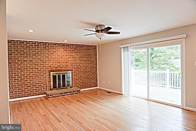 Foto del edificio - 6770 Surreywood Ln