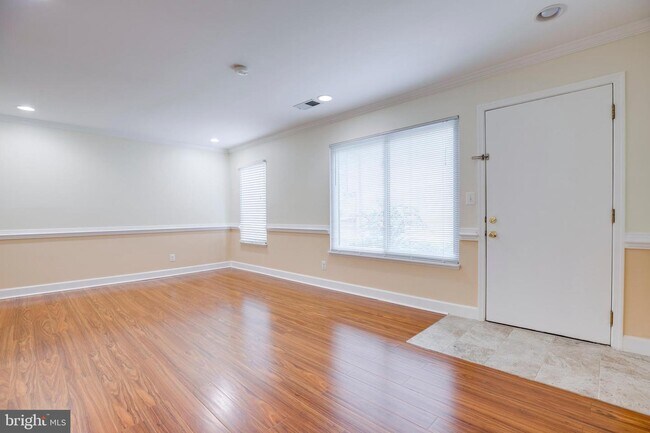 Building Photo - 1664 Westwind Way