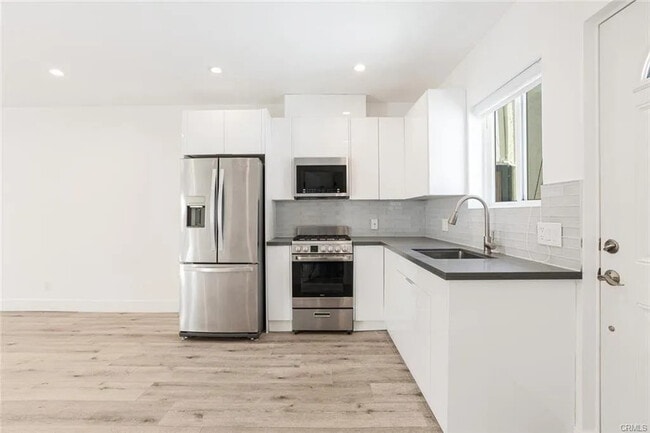 Building Photo - 4552 Murietta Ave