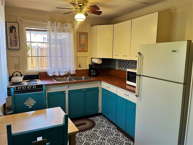 Foto del edificio - ROSE TREE INN  - UPTOWN SEDONA - FURNISHED...