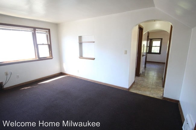 Building Photo - 2931 N 58th St