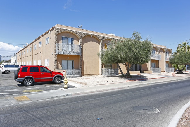 Community - Saint Louis Apartments