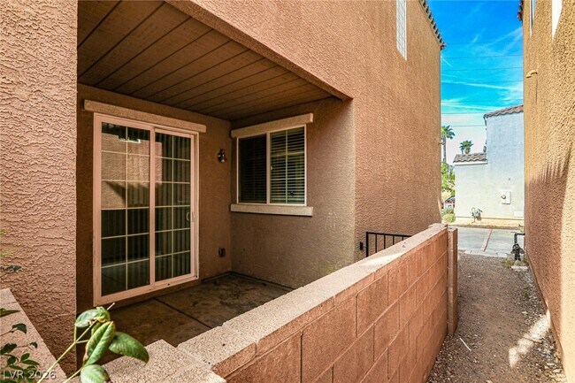 Foto del edificio - 7560 Trendy Ct