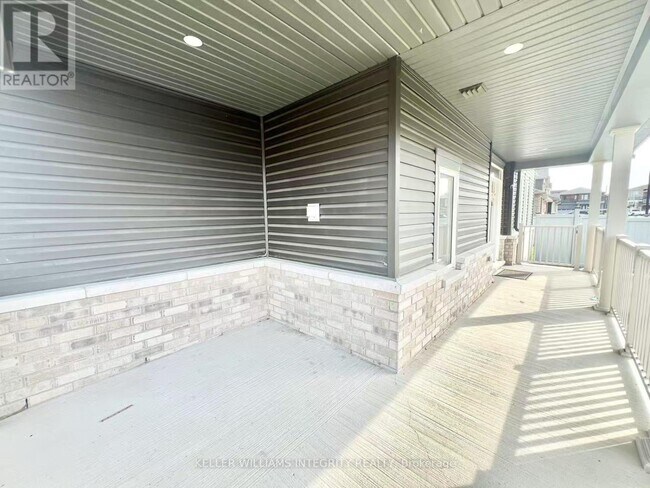 Building Photo - 1042 Parabolica Wy