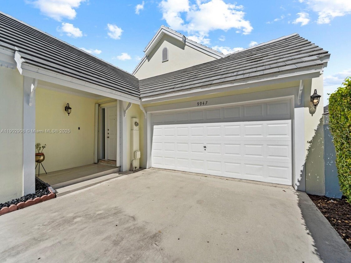 Foto principal - 9947 NW 47th Terrace