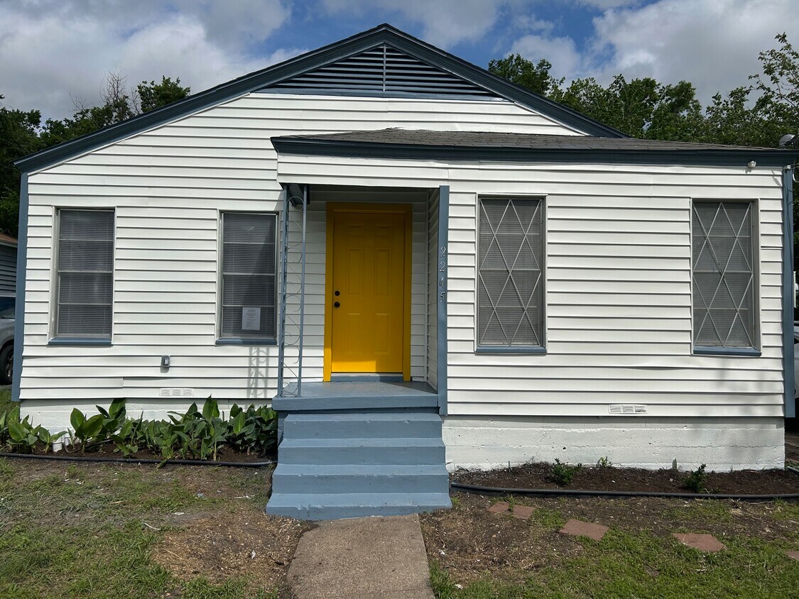 This 3 bedroom, 2 bath home has been fully remodeled! - 2245 E Overton Rd