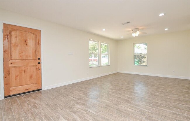 Foto del edificio - 5 Glenfield Ct