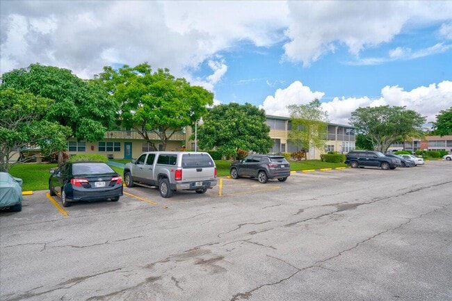 Building Photo - 110 Dorchester E