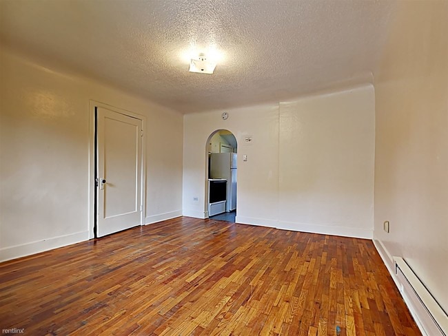 Building Photo - Studio, 1 bath  - 303 S 2nd St Apt 3 Apt 3