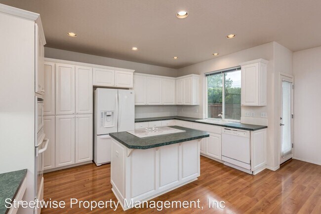 Building Photo - 5 br, 3 bath House - 7087 SW Fallen Leaf ST