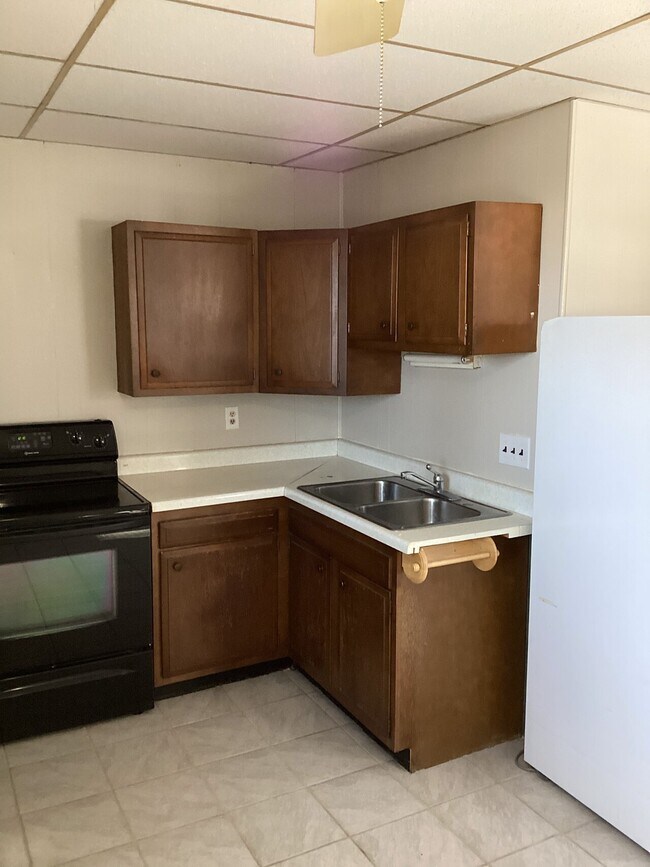 Building Photo - 1020 University Ave