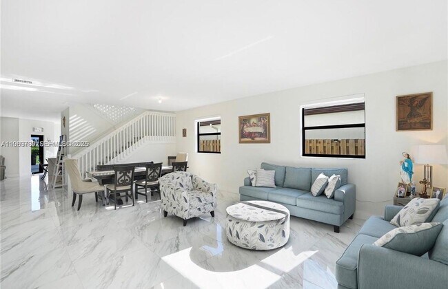 Foto del edificio - 10321 SW 232nd St