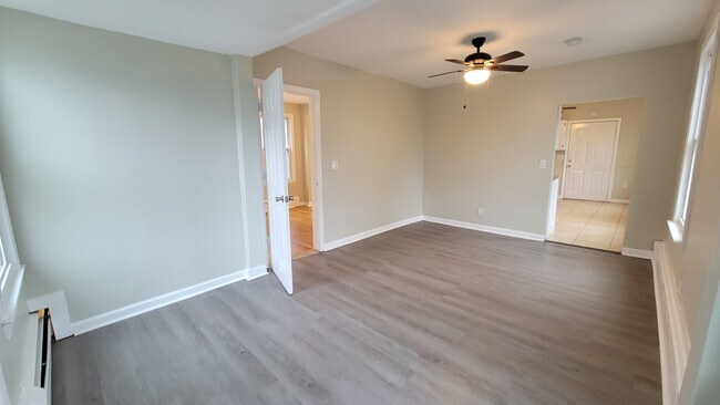 Living Room - 17 N Spring St