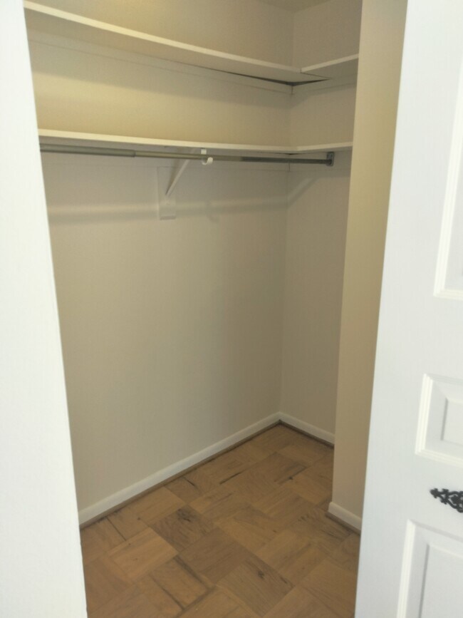 Walk-In Closet - 4601 N Park Ave
