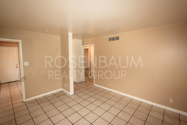 Foto del edificio - Beautiful 3-beds, 1-bath apartment in the ...