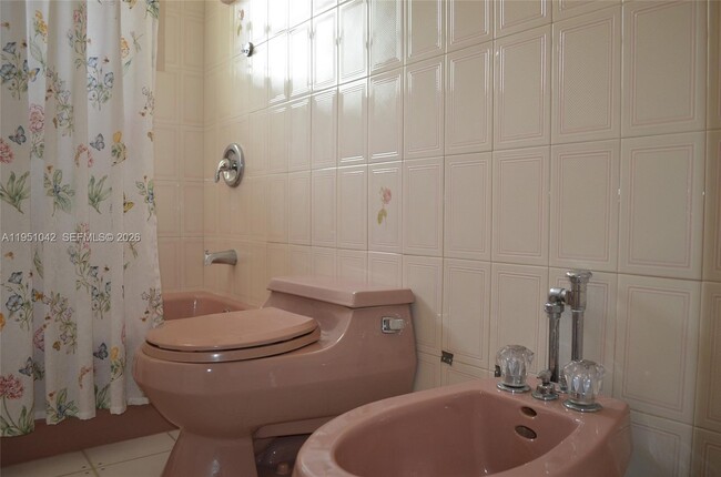 Building Photo - 1231 SW 15th St