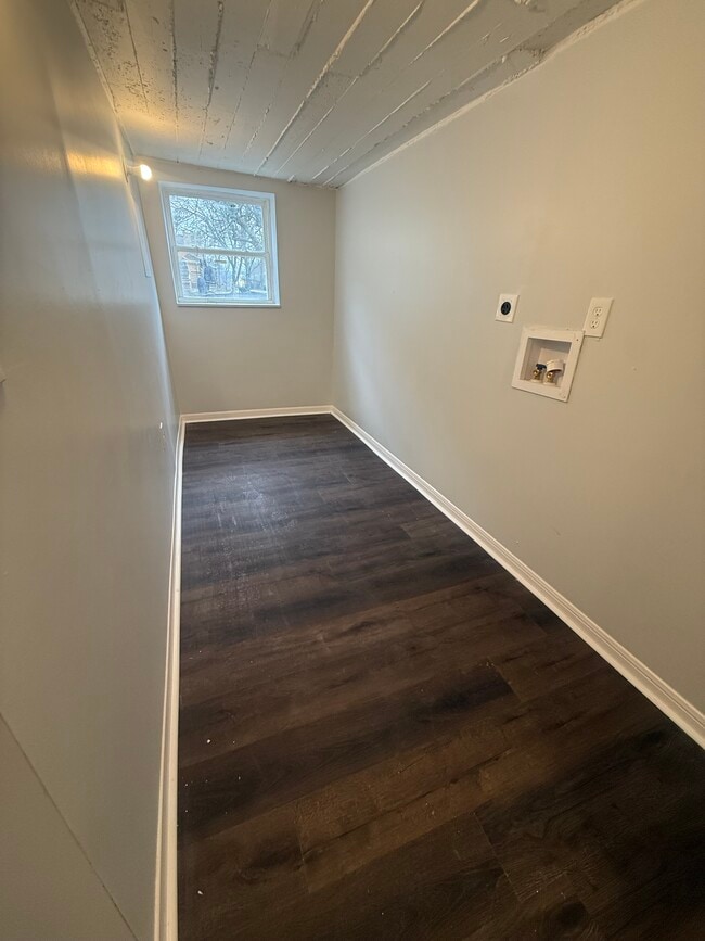 Building Photo - 1022 Byrd Ave