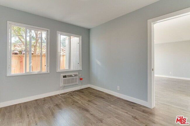 Foto del edificio - 11472 Ventura Blvd