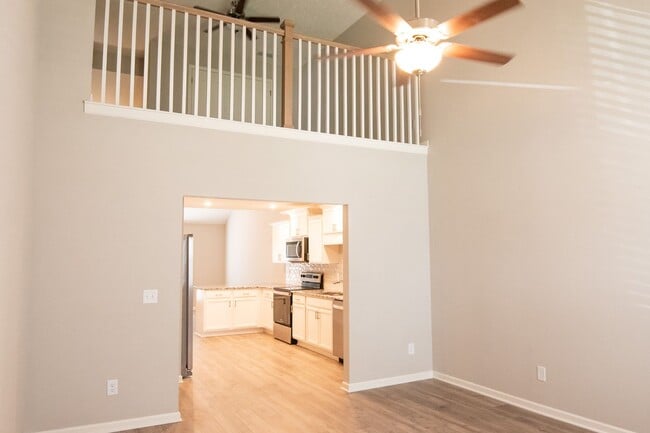 Building Photo - Fantastic, end-unit townhome in desirable Shelton Crossing!