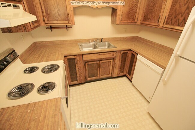 Cocina - 1217 Yellowstone Ave