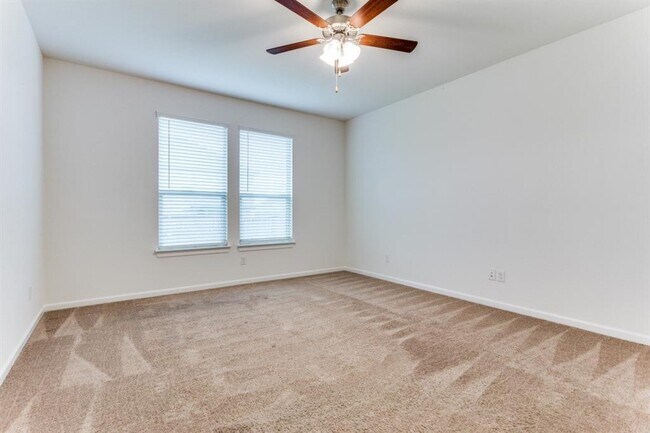 Foto del edificio - 5432 Wedge Wood Dr