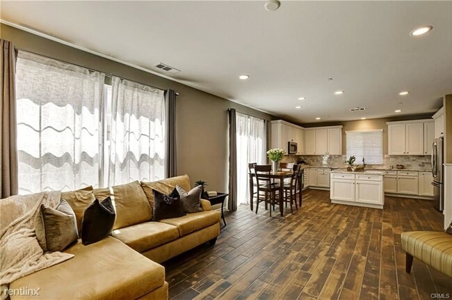 Foto del edificio - 4 br, 3 bath House - 119 Newington
