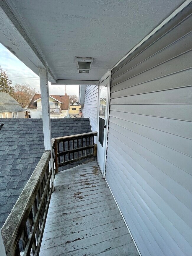 Foto del edificio - SW Side 2 or 3 Bed Upper Unit Duplex